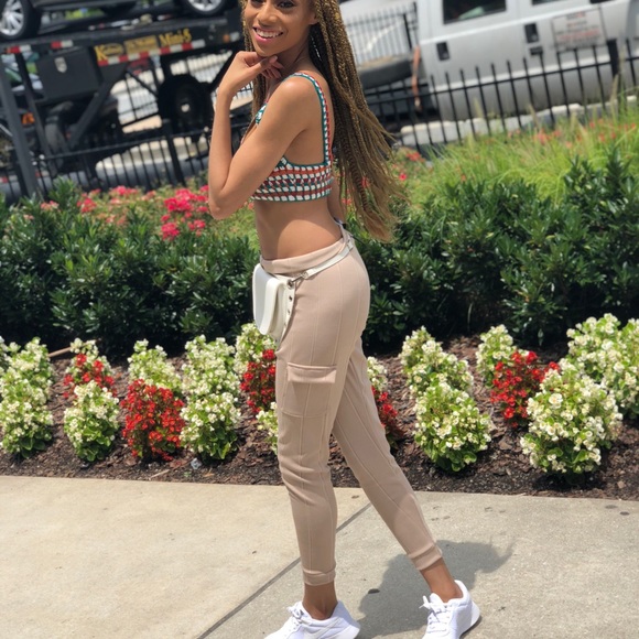 Multipattern crop top,tan capris (purse included) - Picture 3 of 3